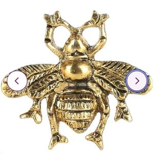 Bumblebee dresser knobs